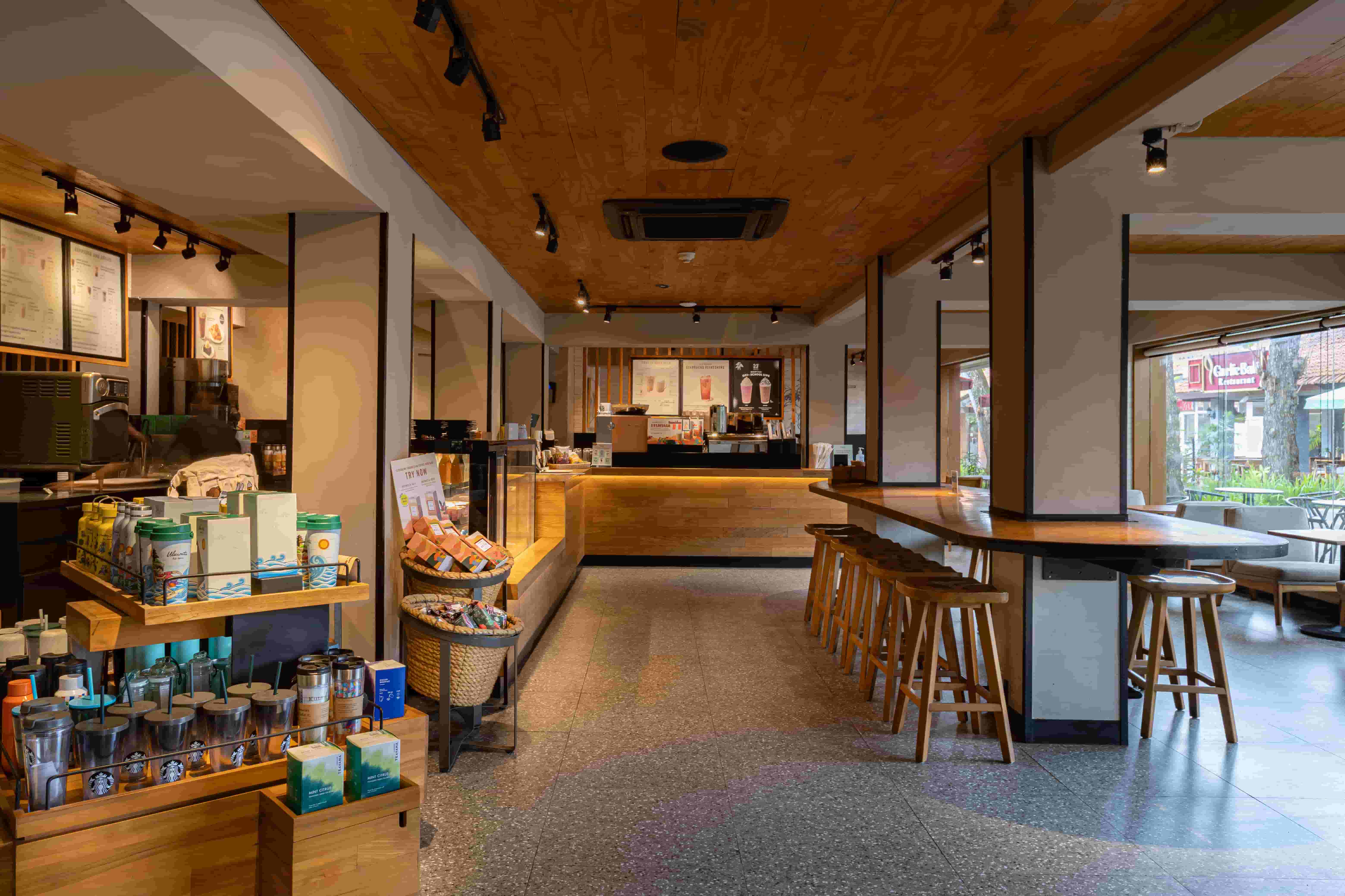 Starbucks - Gallery image 4