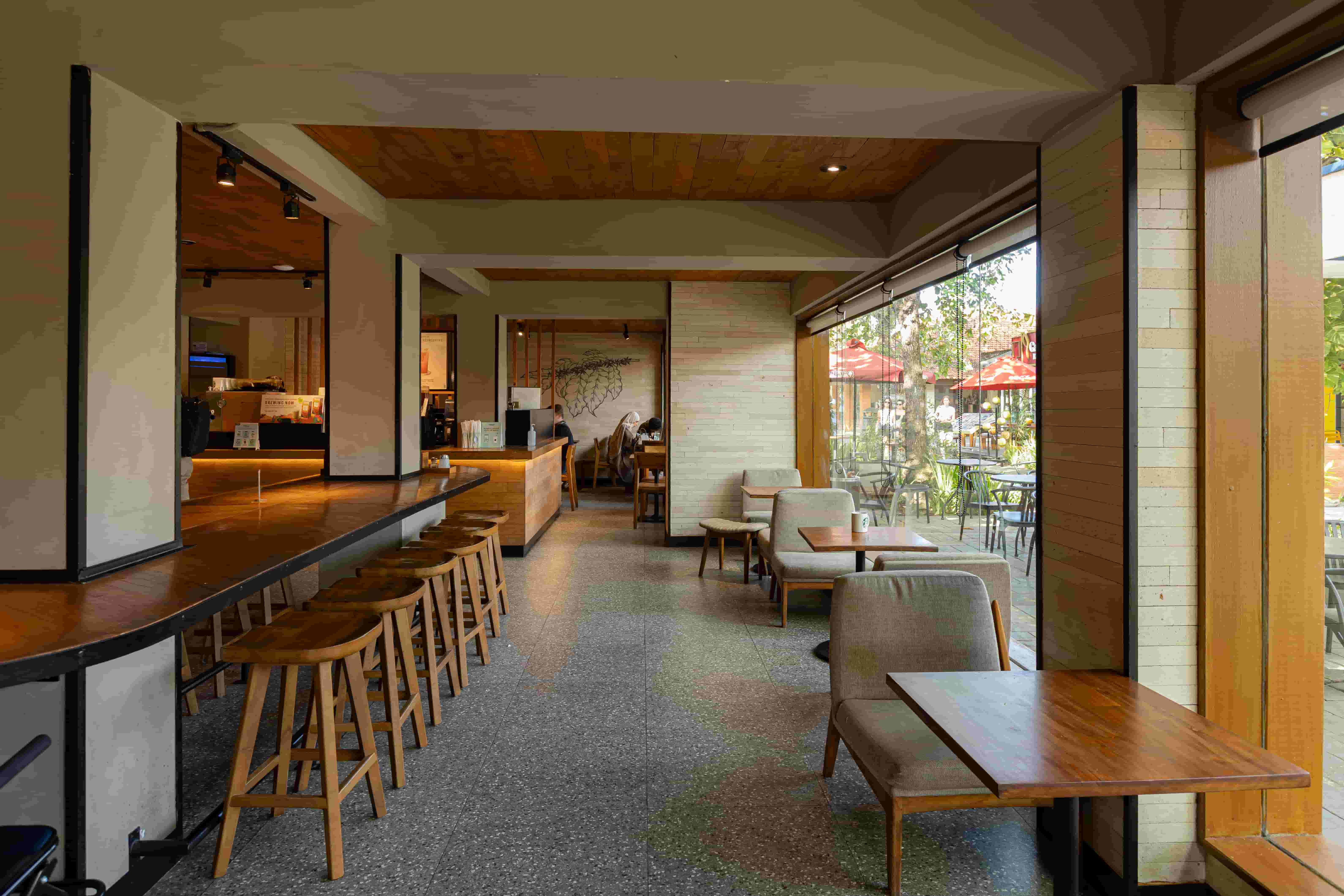 Starbucks - Gallery image 3